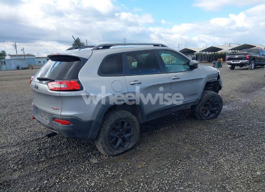 Photo 4 of 2015 Jeep Cherokee TRAILHAWK (VIN 1C4PJMBB2FW635695)