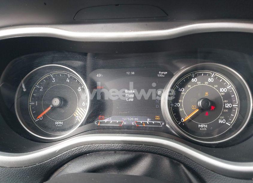 Photo 7 of 2015 Jeep Cherokee TRAILHAWK (VIN 1C4PJMBB2FW635695)