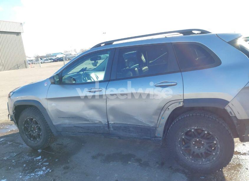 Photo 14 of 2017 Jeep Cherokee TRAILHAWK 4X4 (VIN 1C4PJMBB2HW517276)