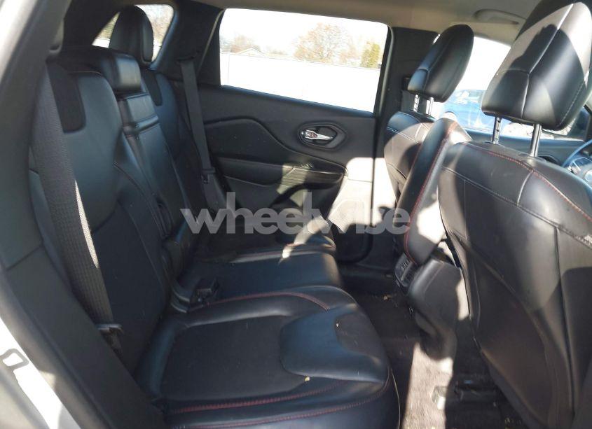 Photo 8 of 2017 Jeep Cherokee TRAILHAWK 4X4 (VIN 1C4PJMBB2HW517276)