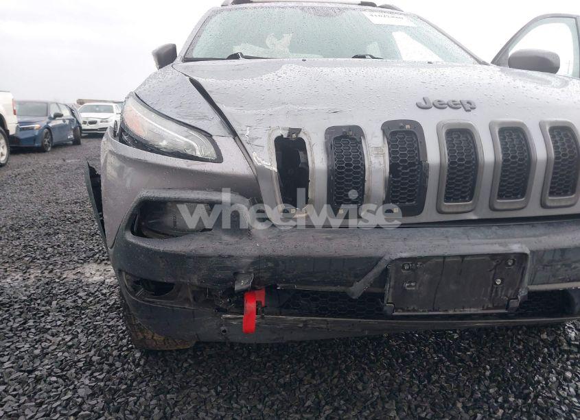 Photo 17 of 2014 Jeep Cherokee TRAILHAWK (VIN 1C4PJMBB3EW222747)