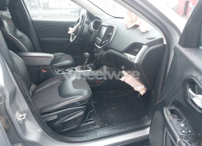 Photo 5 of 2014 Jeep Cherokee TRAILHAWK (VIN 1C4PJMBB3EW222747)