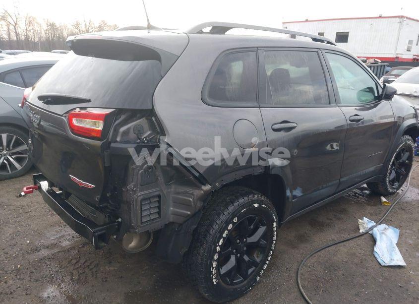 Photo 4 of 2018 Jeep Cherokee TRAILHAWK 4X4 (VIN 1C4PJMBB3JD516090)