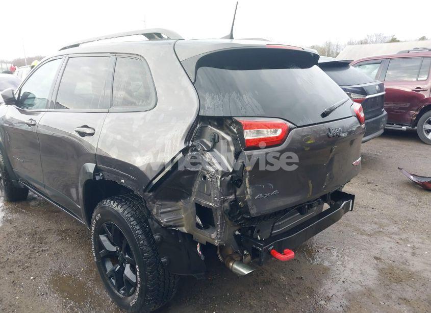 Photo 6 of 2018 Jeep Cherokee TRAILHAWK 4X4 (VIN 1C4PJMBB3JD516090)