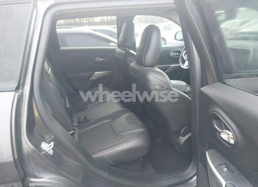 Photo 8 of 2018 Jeep Cherokee TRAILHAWK 4X4 (VIN 1C4PJMBB3JD516090)