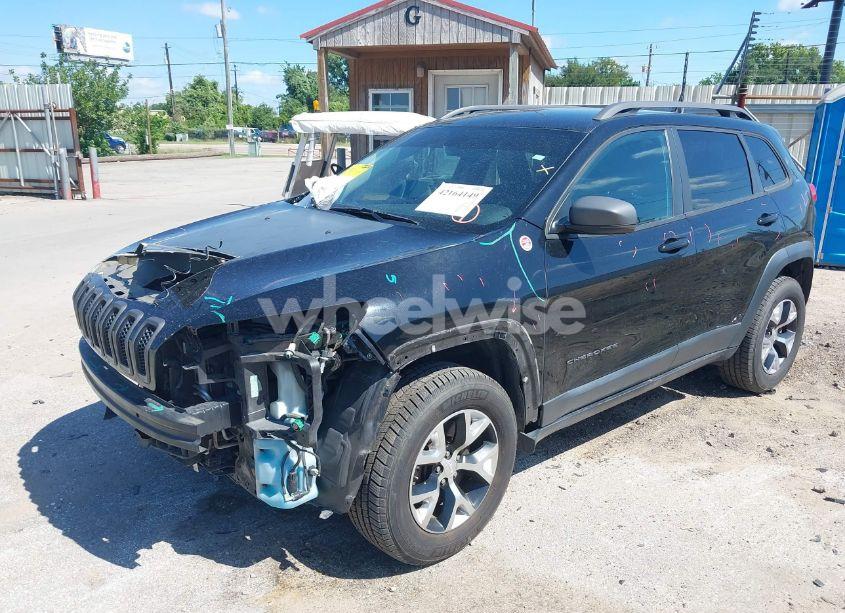 Photo 2 of 2018 Jeep Cherokee TRAILHAWK 4X4 (VIN 1C4PJMBB4JD567422)