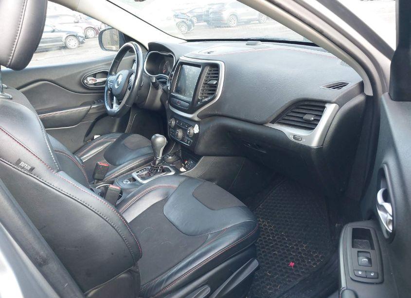 Photo 5 of 2014 Jeep Cherokee TRAILHAWK (VIN 1C4PJMBB5EW310876)