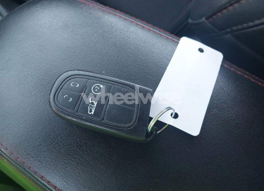 Photo 11 of 2015 Jeep Cherokee TRAILHAWK (VIN 1C4PJMBB6FW660454)