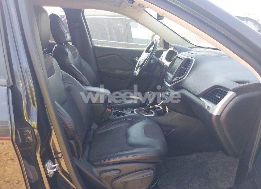 Photo 5 of 2015 Jeep Cherokee TRAILHAWK (VIN 1C4PJMBB6FW660454)