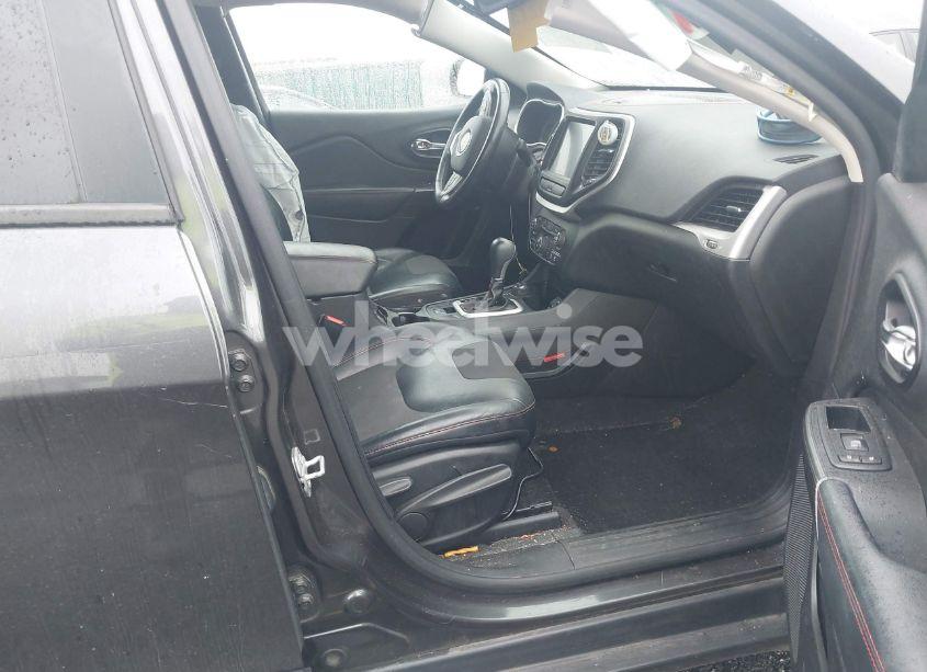 Photo 5 of 2016 Jeep Cherokee TRAILHAWK (VIN 1C4PJMBB6GW109894)