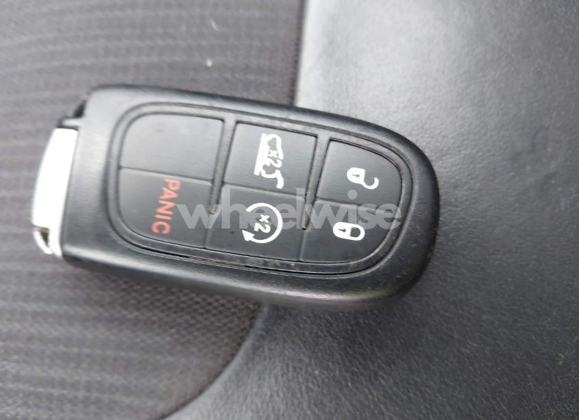 Photo 11 of 2015 Jeep Cherokee (VIN 1C4PJMBB7FW606225)