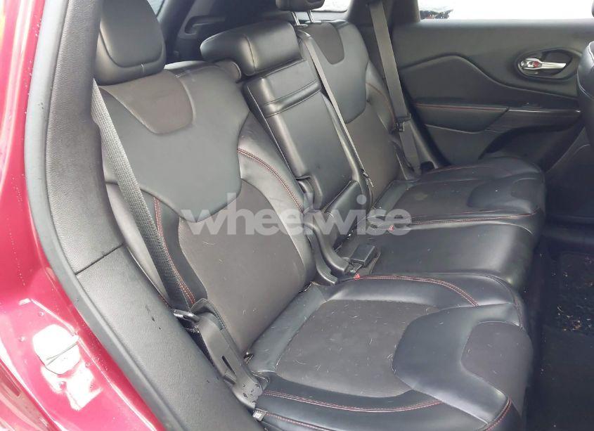 Photo 8 of 2015 Jeep Cherokee (VIN 1C4PJMBB7FW606225)