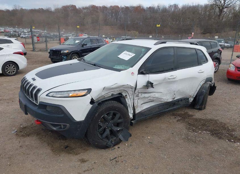 Photo 6 of 2016 Jeep Cherokee TRAILHAWK (VIN 1C4PJMBB7GW373335)