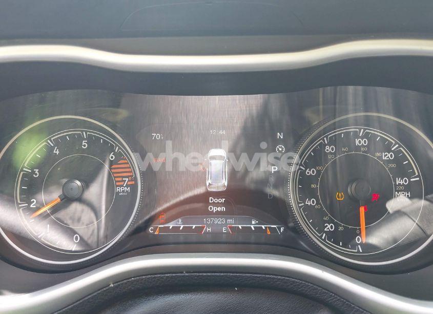 Photo 7 of 2017 Jeep Cherokee TRAILHAWK 4X4 (VIN 1C4PJMBB8HW654321)