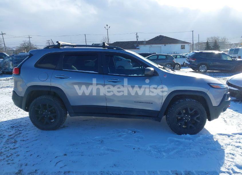 Photo 14 of 2015 Jeep Cherokee (VIN 1C4PJMBB9FW624791)