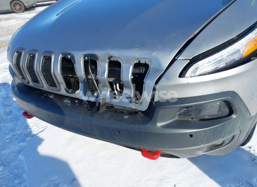 Photo 6 of 2015 Jeep Cherokee (VIN 1C4PJMBB9FW624791)