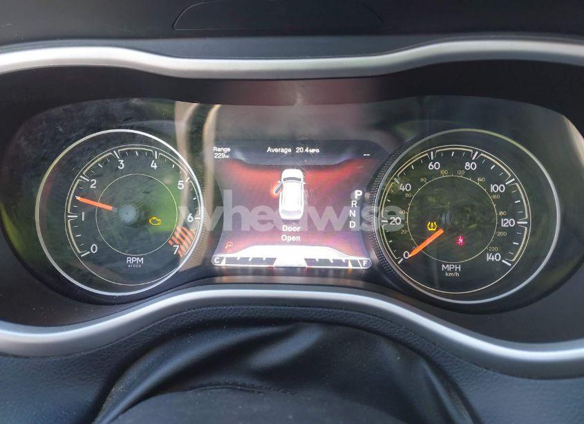 Photo 7 of 2015 Jeep Cherokee (VIN 1C4PJMBB9FW624791)