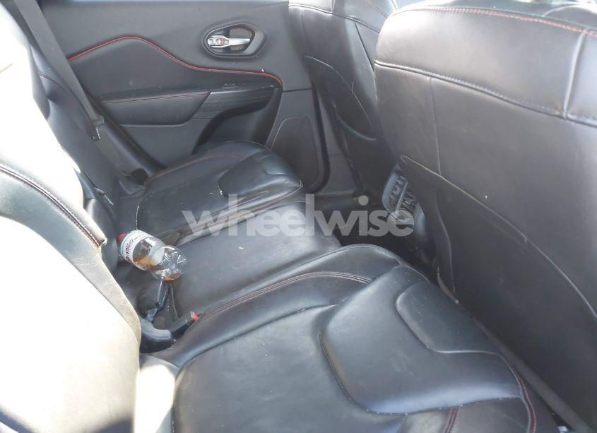 Photo 8 of 2015 Jeep Cherokee (VIN 1C4PJMBB9FW624791)