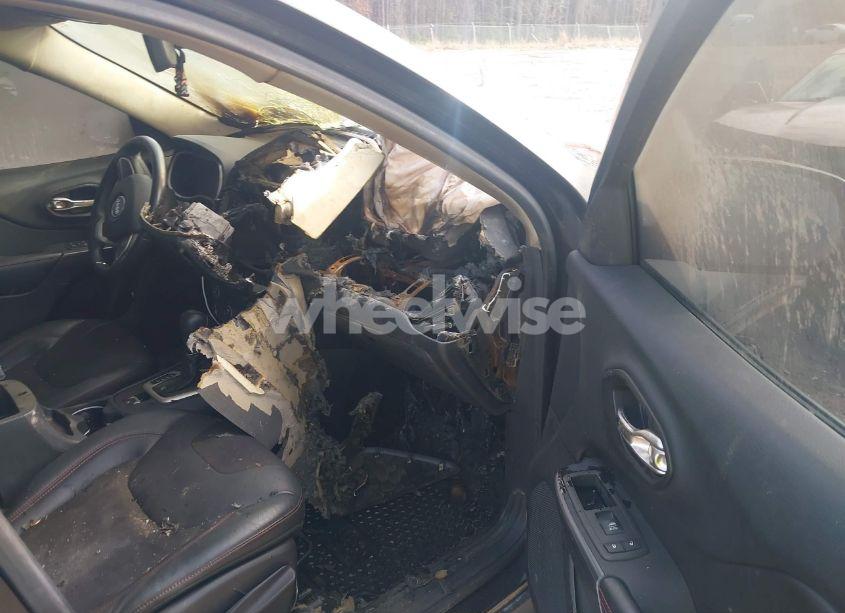 Photo 5 of 2015 Jeep Cherokee TRAILHAWK (VIN 1C4PJMBB9FW660478)