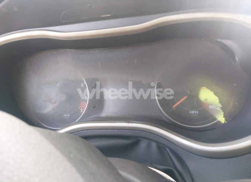 Photo 7 of 2015 Jeep Cherokee TRAILHAWK (VIN 1C4PJMBB9FW660478)