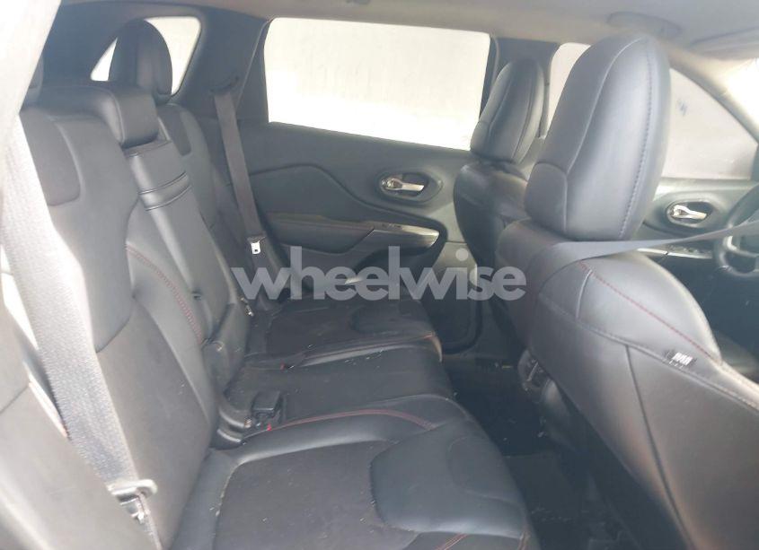 Photo 8 of 2015 Jeep Cherokee TRAILHAWK (VIN 1C4PJMBB9FW660478)