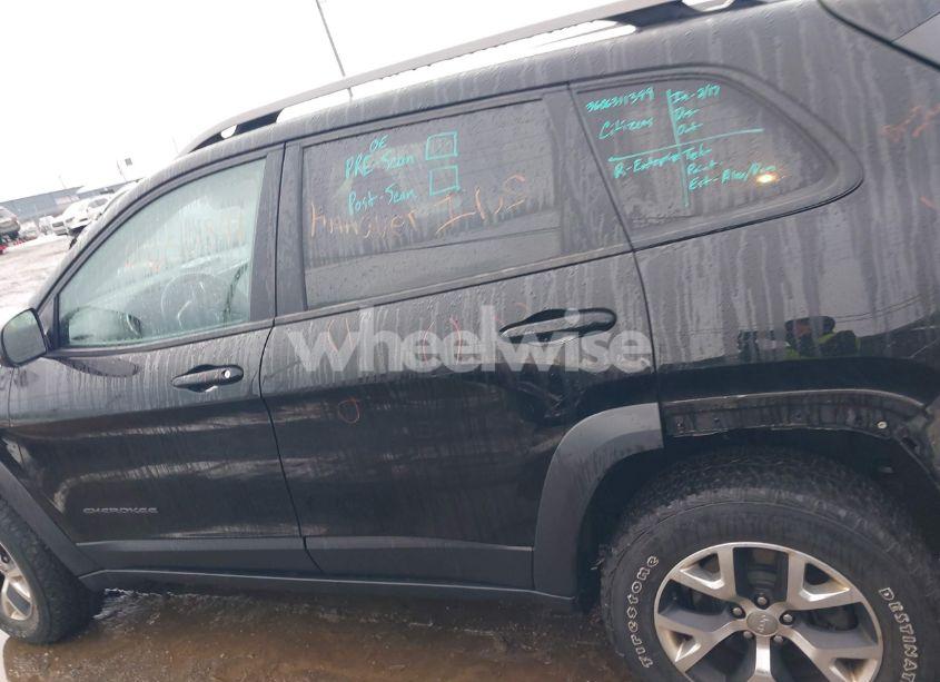 Photo 15 of 2017 Jeep Cherokee TRAILHAWK 4X4 (VIN 1C4PJMBB9HW551506)