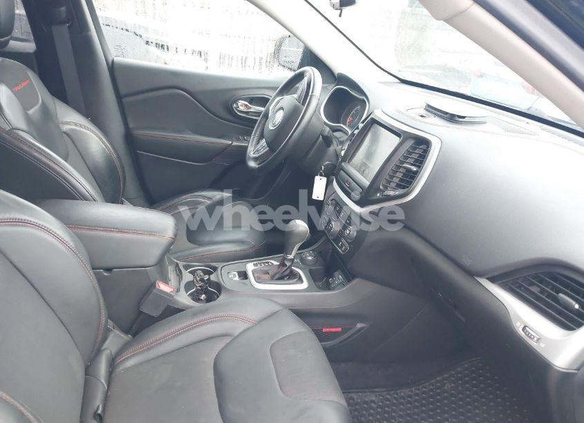 Photo 5 of 2017 Jeep Cherokee TRAILHAWK 4X4 (VIN 1C4PJMBB9HW551506)