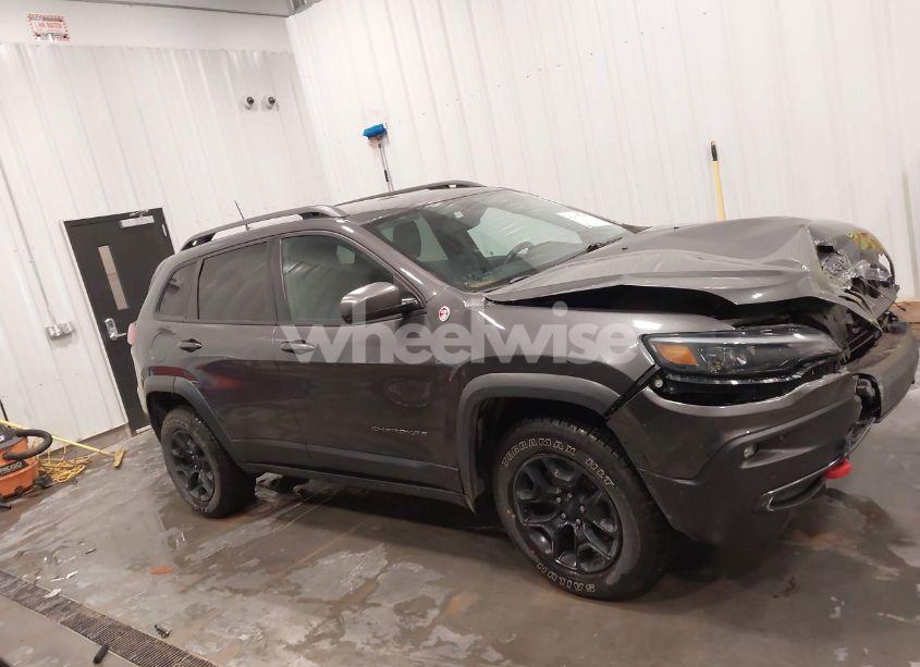 Photo 13 of 2019 Jeep Cherokee TRAILHAWK 4X4 (VIN 1C4PJMBN2KD258303)