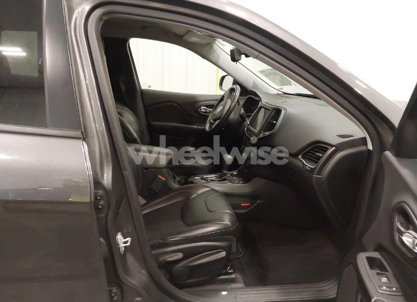 Photo 5 of 2019 Jeep Cherokee TRAILHAWK 4X4 (VIN 1C4PJMBN2KD258303)