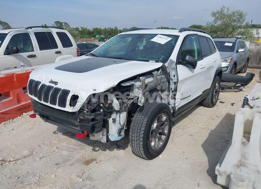 Photo 2 of 2019 Jeep Cherokee TRAILHAWK 4X4 (VIN 1C4PJMBN3KD487461)