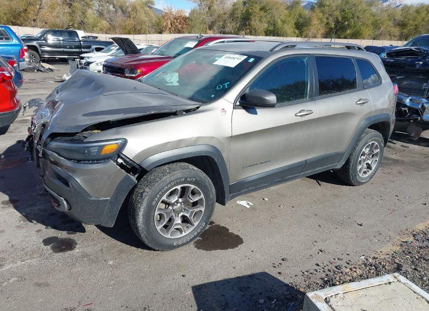Photo 2 of 2020 Jeep Cherokee TRAILHAWK 4X4 (VIN 1C4PJMBN5LD635014)