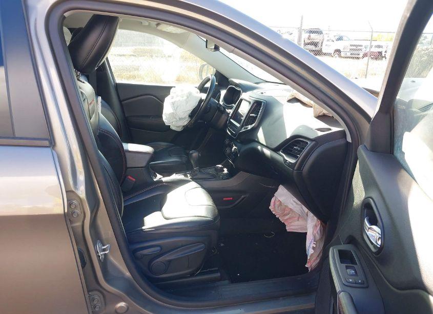 Photo 5 of 2020 Jeep Cherokee TRAILHAWK 4X4 (VIN 1C4PJMBN5LD635014)