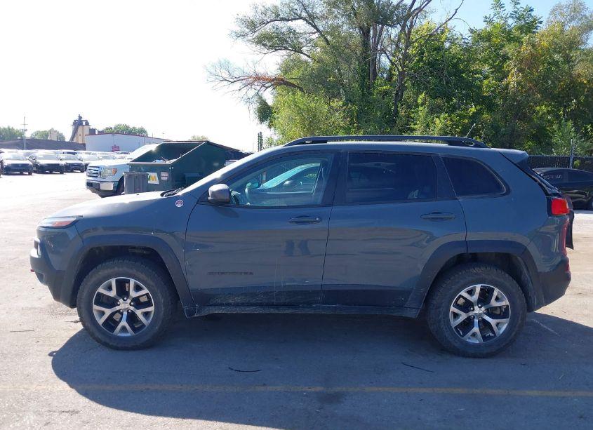 Photo 14 of 2015 Jeep Cherokee TRAILHAWK (VIN 1C4PJMBS0FW624677)