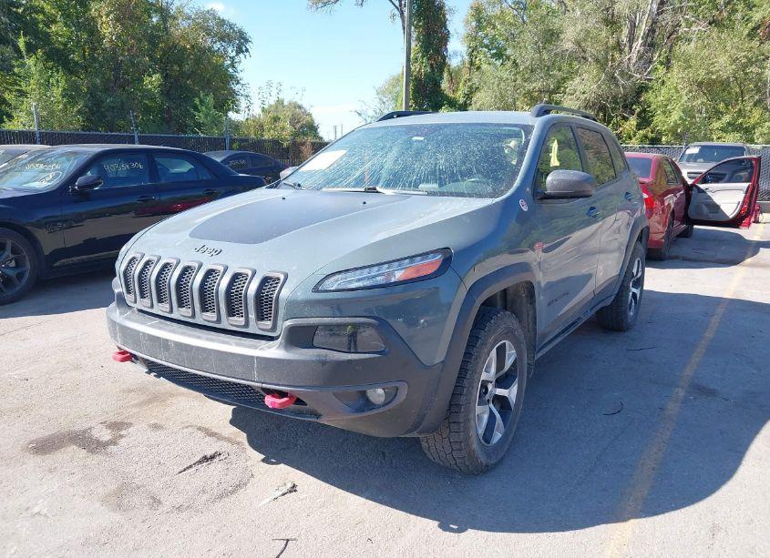 Photo 2 of 2015 Jeep Cherokee TRAILHAWK (VIN 1C4PJMBS0FW624677)