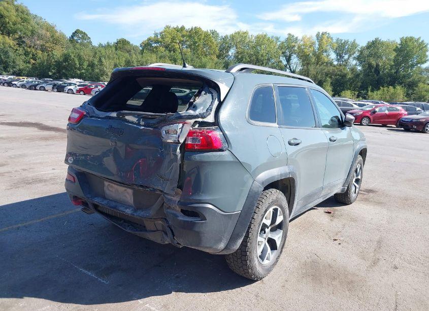 Photo 4 of 2015 Jeep Cherokee TRAILHAWK (VIN 1C4PJMBS0FW624677)