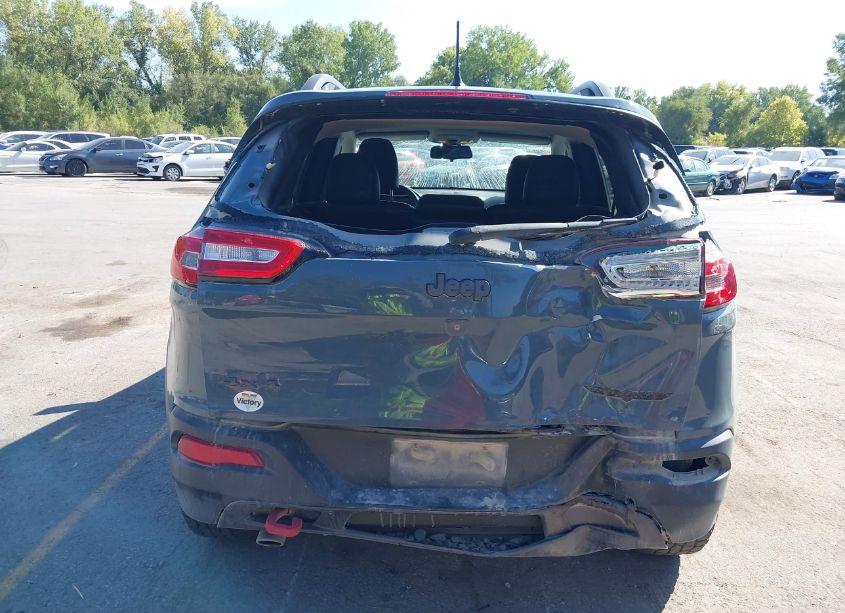 Photo 6 of 2015 Jeep Cherokee TRAILHAWK (VIN 1C4PJMBS0FW624677)