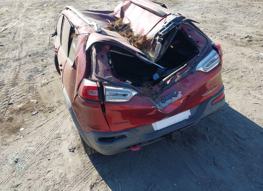 Photo 6 of 2015 Jeep Cherokee TRAILHAWK (VIN 1C4PJMBS0FW635288)