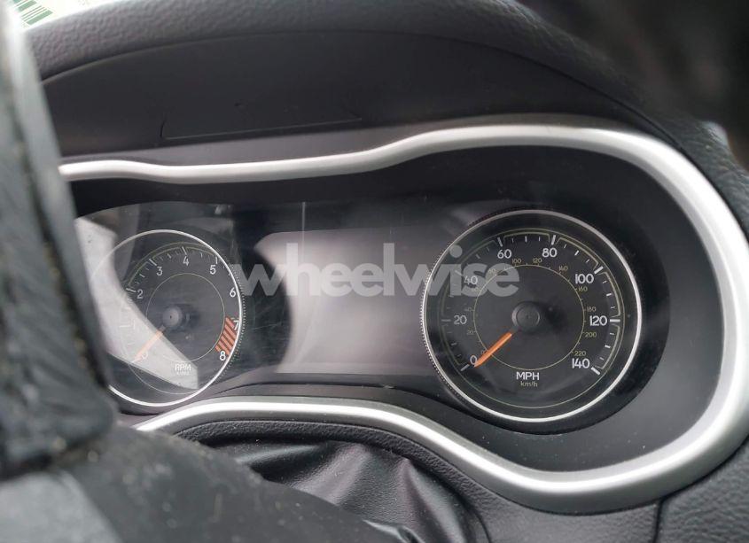 Photo 7 of 2015 Jeep Cherokee TRAILHAWK (VIN 1C4PJMBS0FW682496)