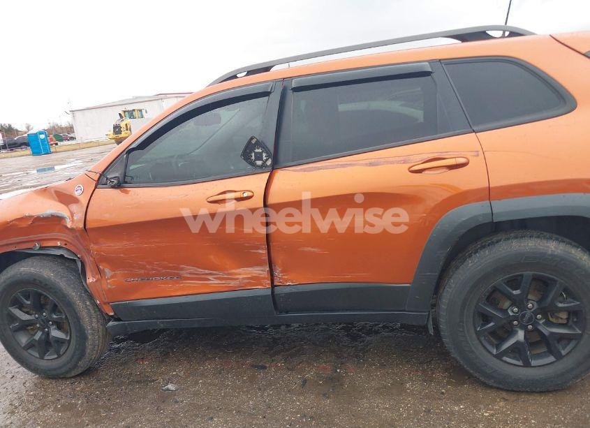 Photo 14 of 2016 Jeep Cherokee TRAILHAWK (VIN 1C4PJMBS0GW155379)