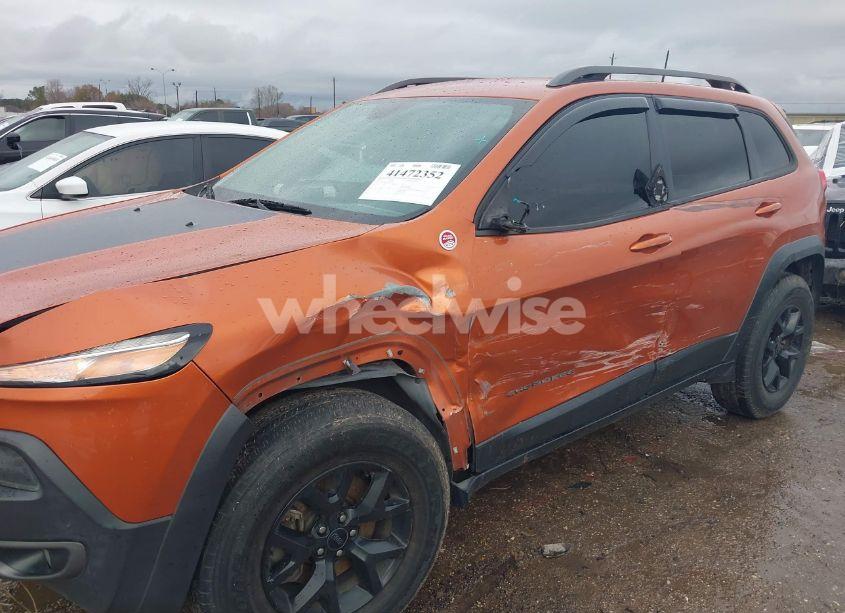 Photo 6 of 2016 Jeep Cherokee TRAILHAWK (VIN 1C4PJMBS0GW155379)