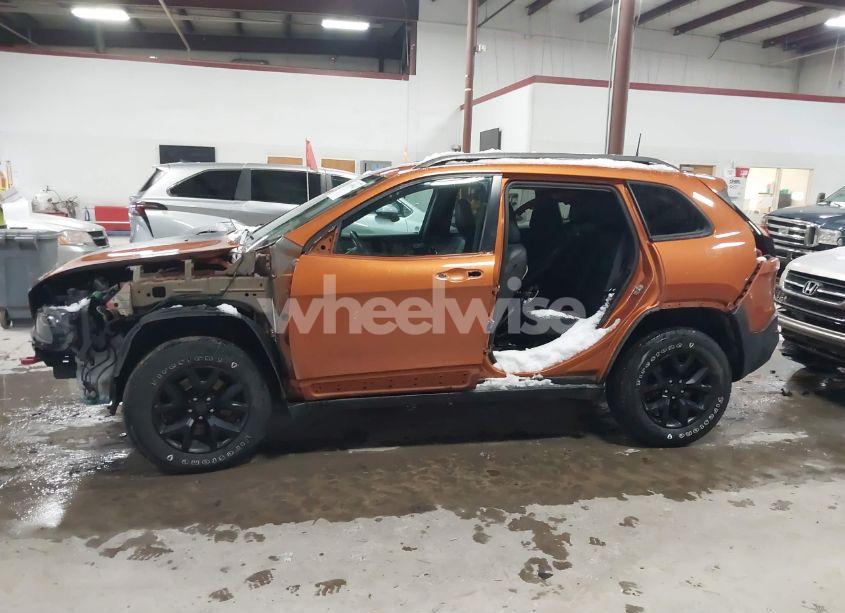 Photo 15 of 2016 Jeep Cherokee TRAILHAWK (VIN 1C4PJMBS0GW170092)