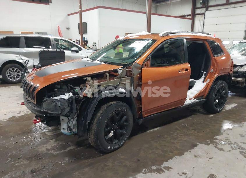 Photo 2 of 2016 Jeep Cherokee TRAILHAWK (VIN 1C4PJMBS0GW170092)