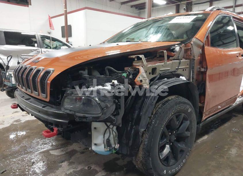 Photo 6 of 2016 Jeep Cherokee TRAILHAWK (VIN 1C4PJMBS0GW170092)