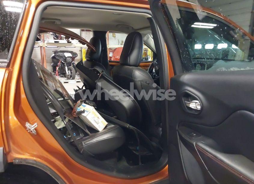 Photo 8 of 2016 Jeep Cherokee TRAILHAWK (VIN 1C4PJMBS0GW170092)