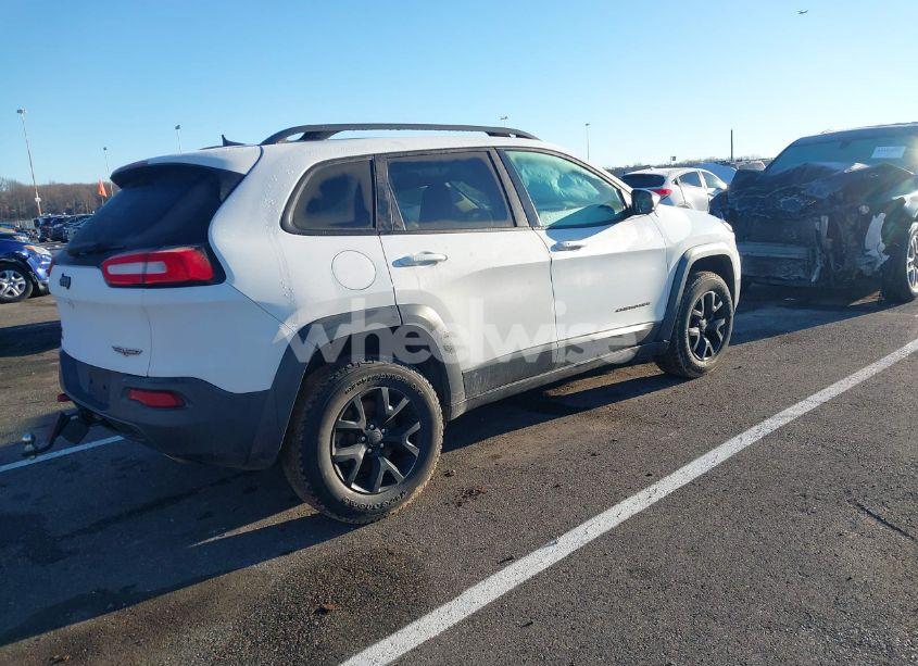 Photo 4 of 2016 Jeep Cherokee TRAILHAWK (VIN 1C4PJMBS0GW188835)