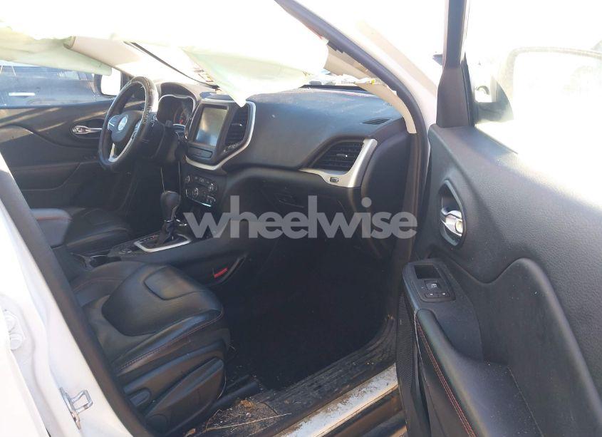 Photo 5 of 2016 Jeep Cherokee TRAILHAWK (VIN 1C4PJMBS0GW188835)