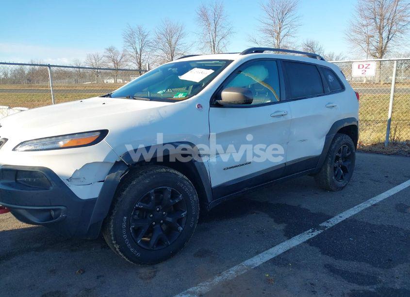 Photo 6 of 2016 Jeep Cherokee TRAILHAWK (VIN 1C4PJMBS0GW188835)
