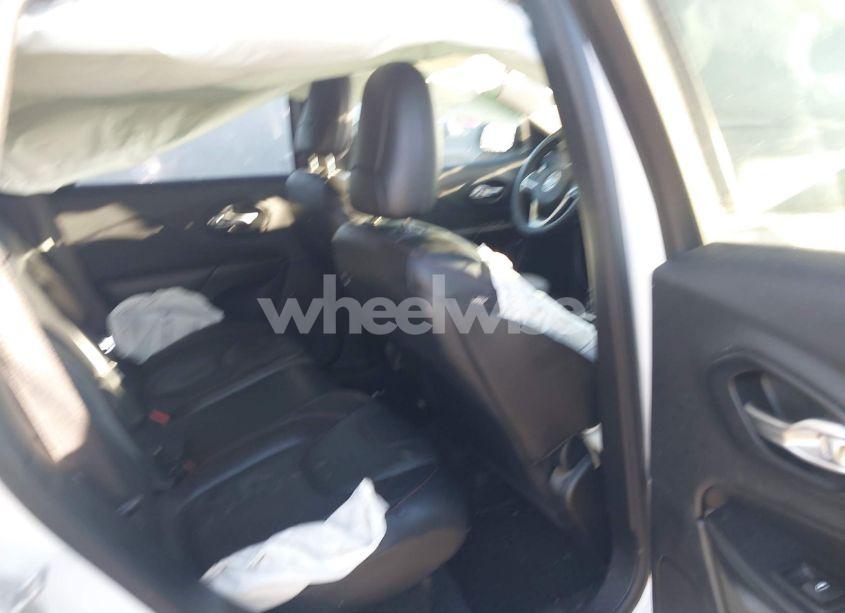 Photo 8 of 2016 Jeep Cherokee TRAILHAWK (VIN 1C4PJMBS0GW188835)