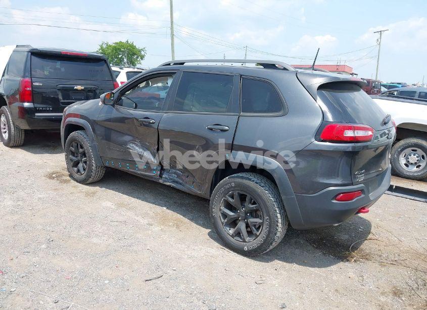 Photo 3 of 2016 Jeep Cherokee TRAILHAWK (VIN 1C4PJMBS0GW267521)