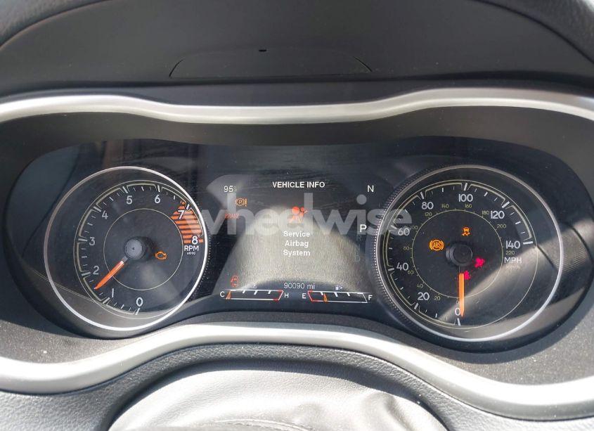 Photo 7 of 2016 Jeep Cherokee TRAILHAWK (VIN 1C4PJMBS0GW267521)